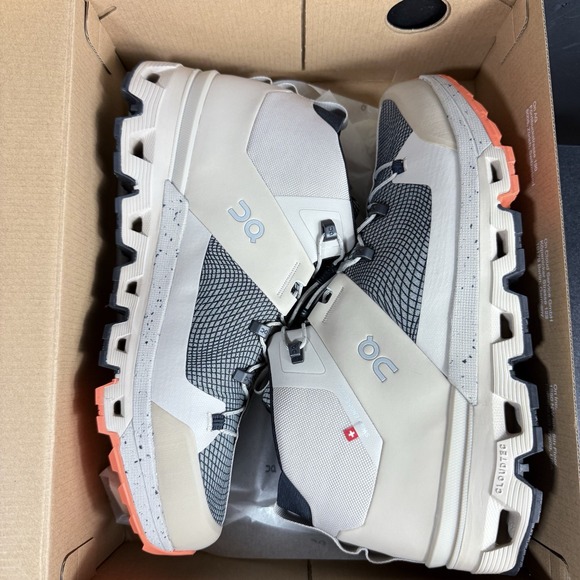 On Running Cloudtrax Men's Size 8.5 Sensa Sand Flame Hiking Mid Boot Shoes Tan - Picture 12 of 15